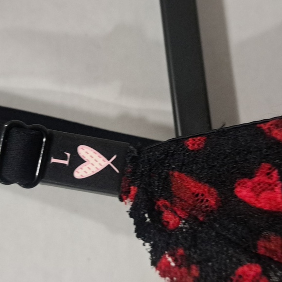 Victoria's Secret Non-Padded Red and Black Harts Secret Lacie Bralette Size L - Picture 4 of 8
